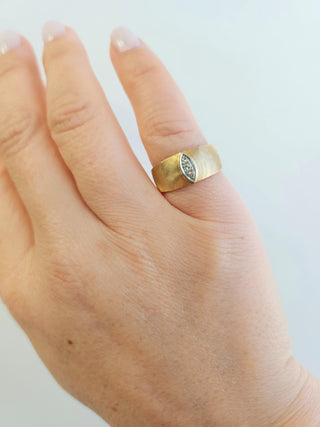 Vintage Brushed Three Stone Diamond Band 18k & 14K Gold