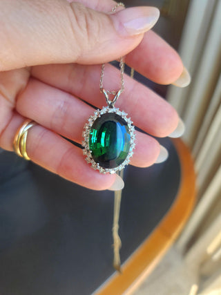 Vintage White Gold 15 Carta Green Tourmaline and Diamond Double Halo Necklace