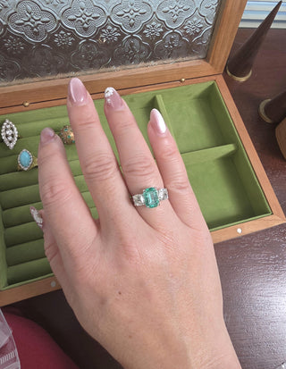 Vintage 18K Gold 2.32 Carat Colombian Emerald and Diamond Ring