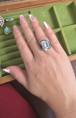 Vintage 18K Gold 12 Carat Emerald Cut Aquamarine Ring