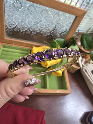 Vintage 14K Gold 6 Carats Amethyst and Rose Cut Diamond Bangle
