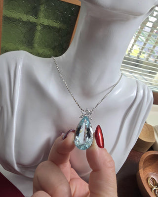 Plat 19.80ct Aquamarine Pear Shape Diamond Necklace