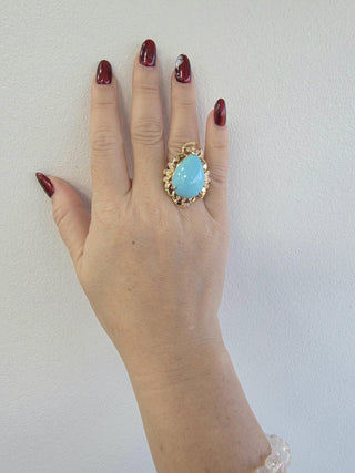Vintage 14K Gold 19 Carat Turquoise Pear Shape and Diamond Cocktail Ring