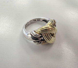 Steven Lagos Caviar collection  Knot Ring in 18K gold and silver