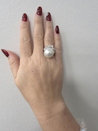 Vintage Plat South White Sea Pearl and Marquise Diamond Ring