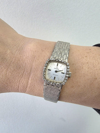 Vintage Omega Geneve 18K Gold Diamonds Cocktail Ladies' Wristwatch