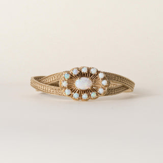 Vintage 14K Gold Woven Band 3.50 Carats Opal Bracelet