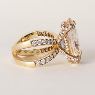 Estate 18K Gold 16.46 Carat Orange Sapphire Oval Cut No Heat Diamond Ring