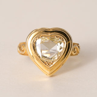 Vintage 18K YG 1.50ct Modified Heart Diamond Bezel Ring