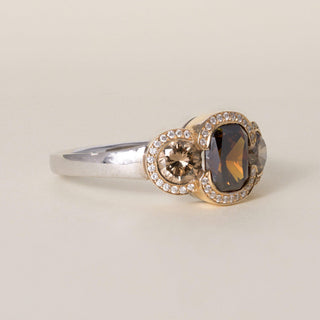 Estate 18K Gold 3.54 Carats Chocolate and Cognac and White Diamond Ring