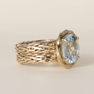 Vintage 14K Gold 3 Carat Aquamarine Oval Woven Wheat Chain Band Ring
