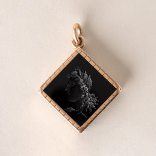 Victorian 14K Yellow Gold Carnelian Intaglio Pendant Locket