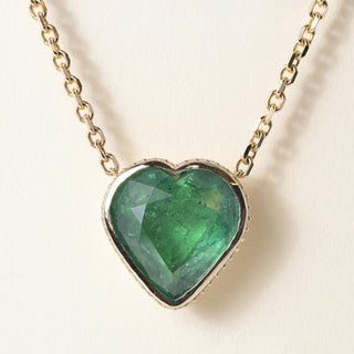 14K Gold 12.55 Carat Emerald Heart Shape Bezel Set Diamond Chain Necklace