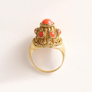 Vintage 14K Yellow Gold Coral Bezel Set Ring