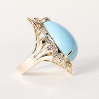 Vintage 14K Gold 19 Carat Turquoise Pear Shape and Diamond Cocktail Ring
