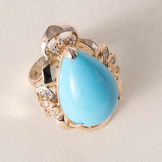 Vintage 14K Gold 19 Carat Turquoise Pear Shape and Diamond Cocktail Ring