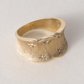 Vintage 18K Gold Wave Starburst Diamond Cigar Ring Band