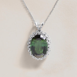 Vintage White Gold 15 Carta Green Tourmaline and Diamond Double Halo Necklace