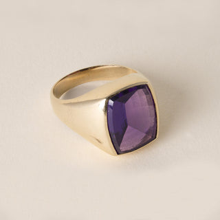 Vintage Portrait Cut Amethyst Signet Style Ring 14K Yellow Gold