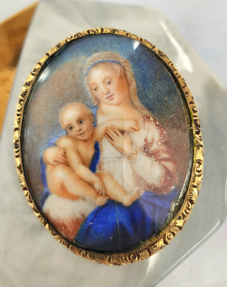 Vintage 10K Yellow Gold Madonna with Child Portrait Large Brooch