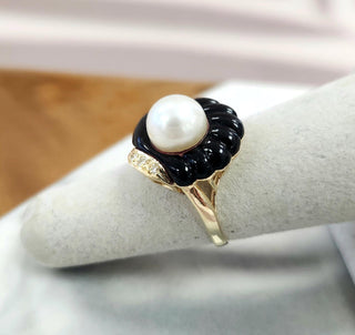 Vintage 14K Gold Onyx Seashell Ring with Pearl & Diamond Accents