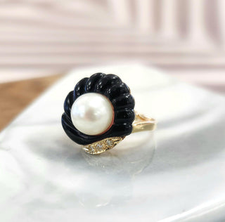 Vintage 14K Gold Onyx Seashell Ring with Pearl & Diamond Accents