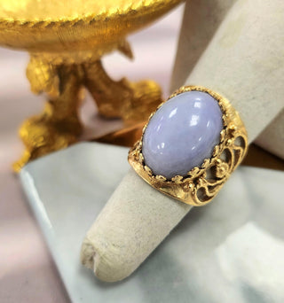 Vintage 14K Yellow Gold Lavender Jade Wide Gold Statement Ring