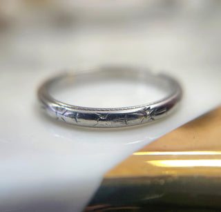 Art Deco Intricate Hand-Engraved Vintage 18K White Gold Band with Filigree