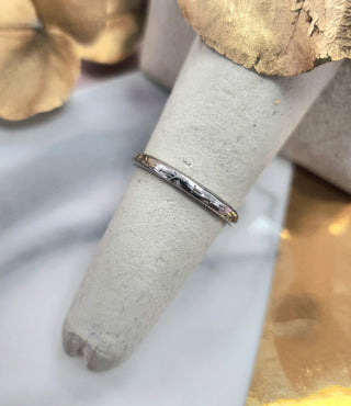 Art Deco Intricate Hand-Engraved Vintage 18K White Gold Band with Filigree