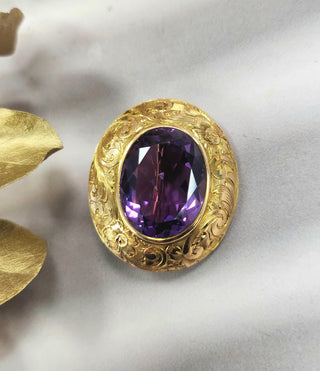 Vintage 10 Carat Oval Amethyst Engraved 14K Yellow Gold Brooch