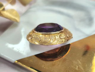 Vintage 10 Carat Oval Amethyst Engraved 14K Yellow Gold Brooch