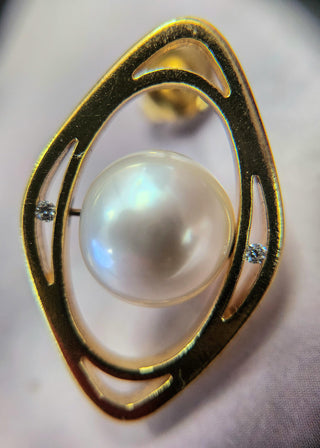 18K Gold Pearl & Diamond Stud Earrings by Scott Keating – Contemporary Fine Jewe