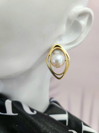 18K Gold Pearl & Diamond Stud Earrings by Scott Keating – Contemporary Fine Jewe