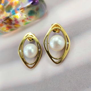 18K Gold Pearl & Diamond Stud Earrings by Scott Keating – Contemporary Fine Jewe