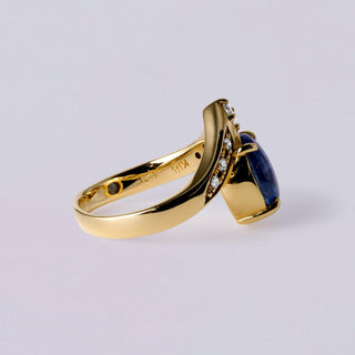 Vintage Sapphire and Diamond Tiara Ring  4.21ct Oval Sapphire  18K Yellow Gold