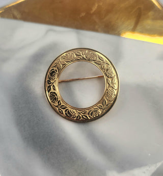 Vintage Circle Brooch Roses and Leaves Engraved 14K Yellow Gold