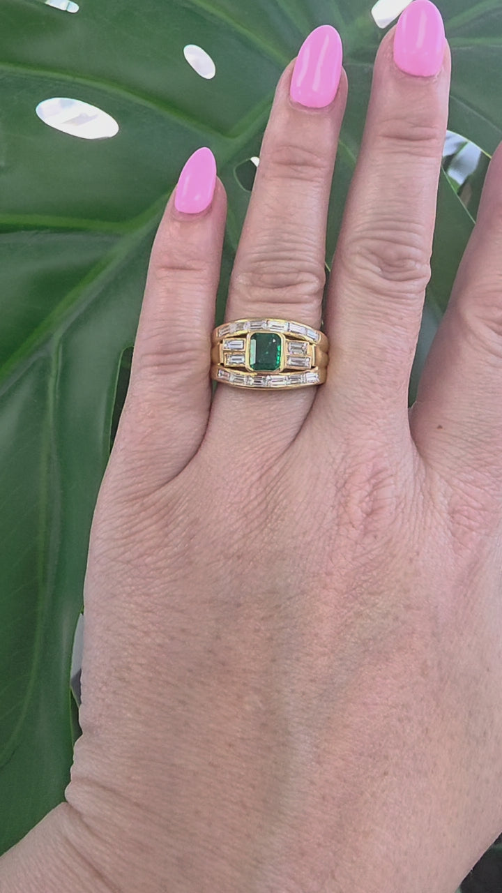 Vintage 18K Gold 1 Carat Emerald 2 Carats Baguette Diamond Wide Band