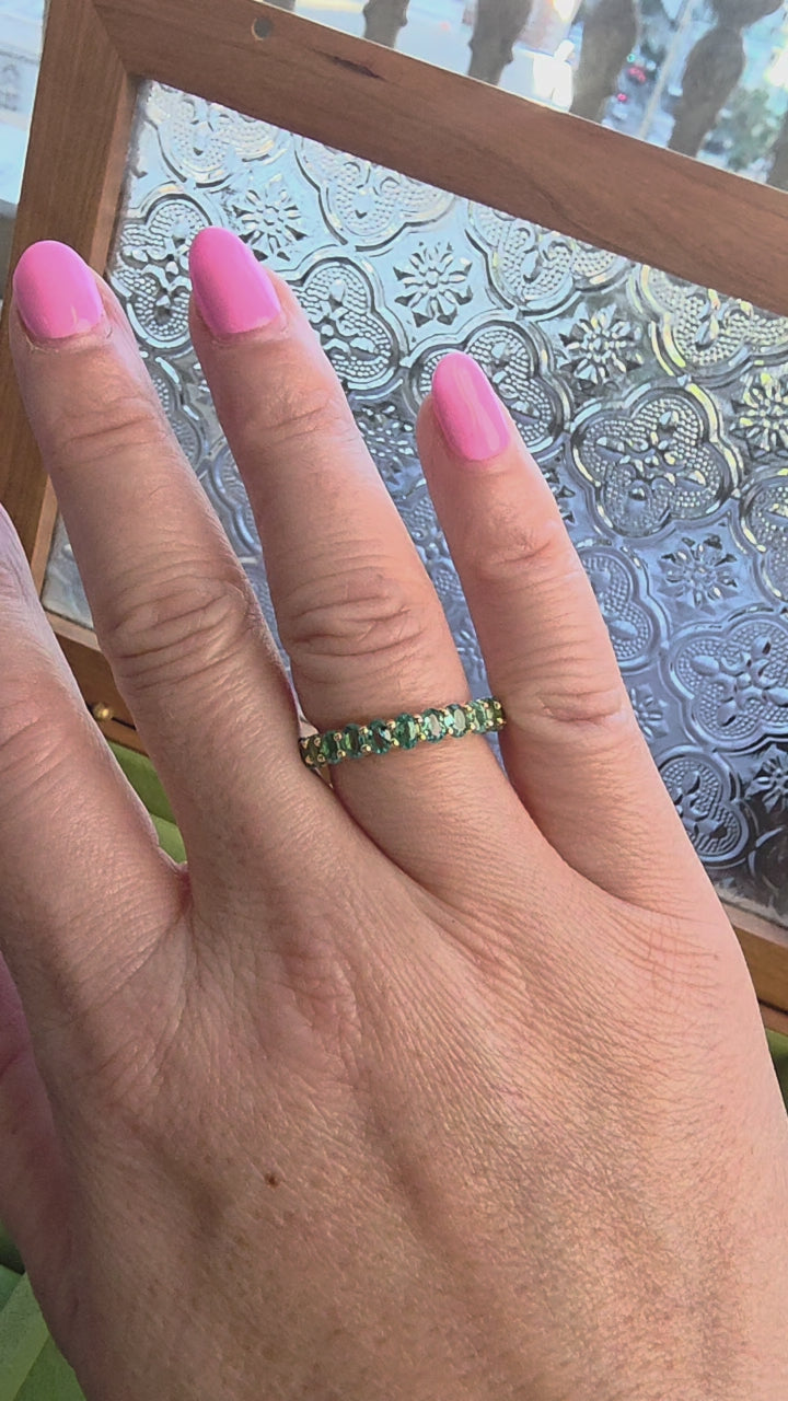 18K Yellow Gold 2.27 Carats Paraiba Tourmaline Oval Ring Band