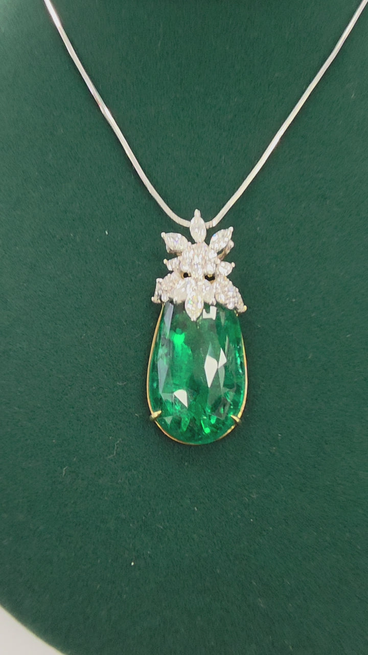 Estate 18K Gold 27.98 Carat Zambian and Diamond Necklace