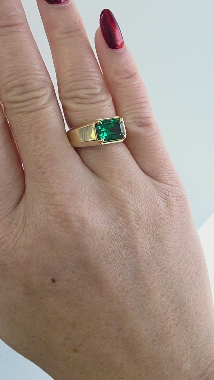 14K Gold 2.90 Carat Emerald Cut Emerald Ring