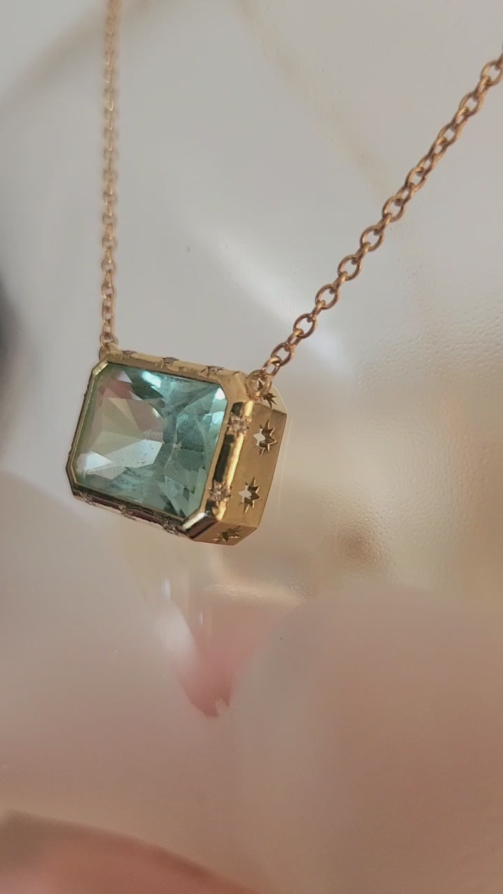 18K Gold 10ct Aquamarine and Diamond Starburst Necklace