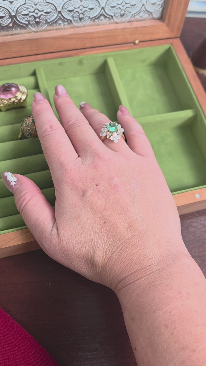 18K Gold Tourmaline Cabochon and Mother of Pearl Flower Ring