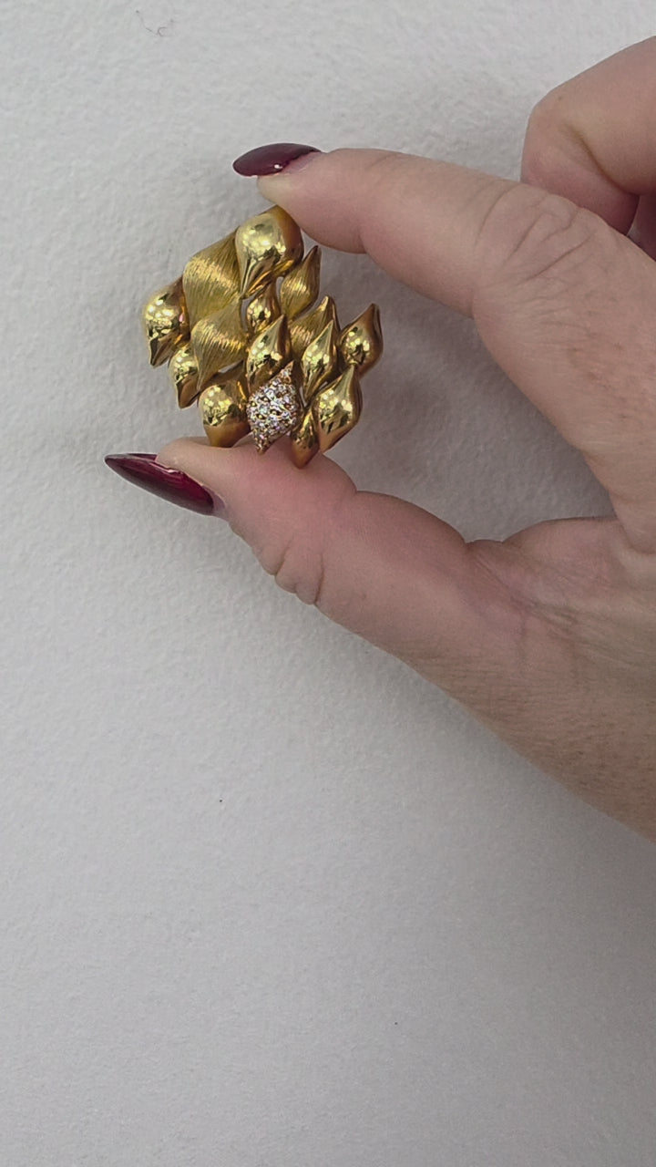 Vintage 18K Gold Henry Dunay Textured Diamond Brooch