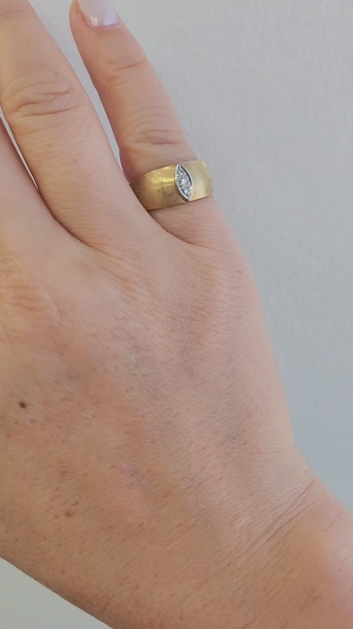 Vintage Brushed Three Stone Diamond Band 18k & 14K Gold