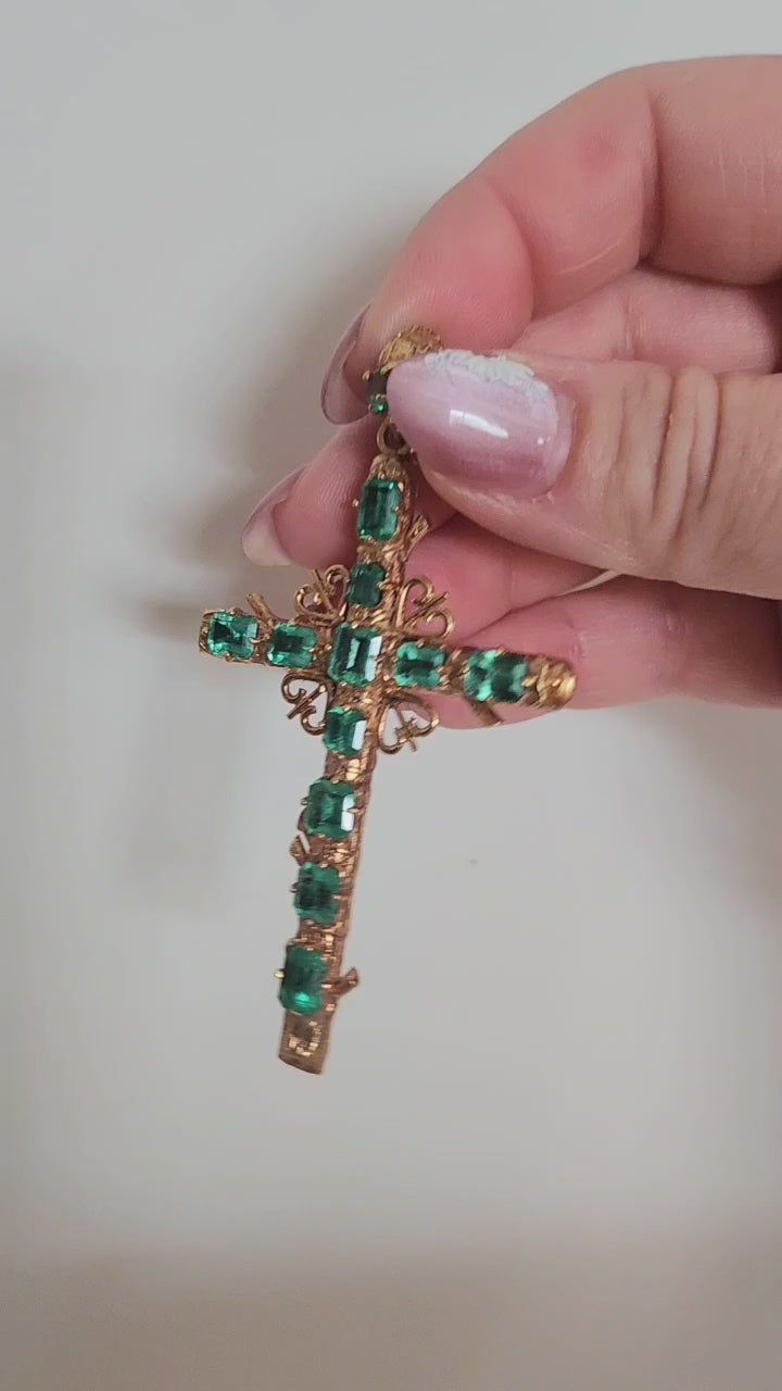 Vintage 18K Yellow Gold Colombian Emerald Cross Pendant