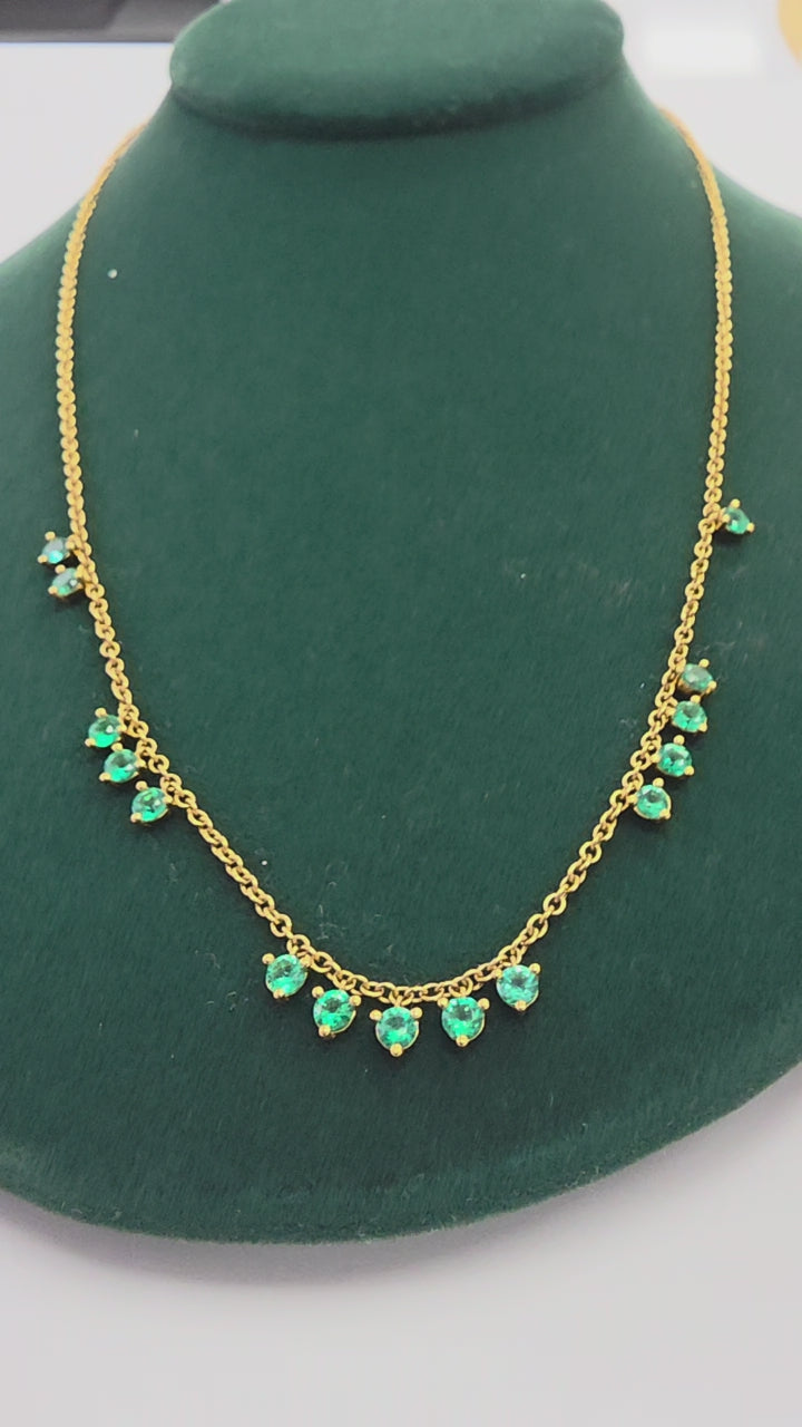 18K Yellow Gold 1.70 Carats Green Emerald Dangle Necklace