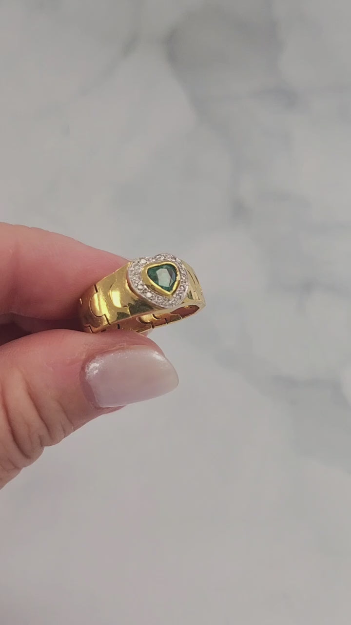 Vintage Heart Shape Emerald Diamond Halo Mesh Chain Gold Ring 18K Yellow Gold